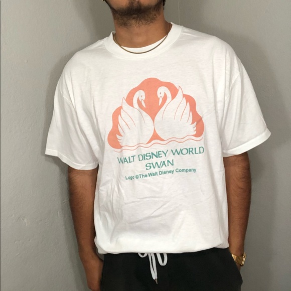 VNTG RARE Walt Disney World ‘Swan’ Tee - Picture 1 of 4
